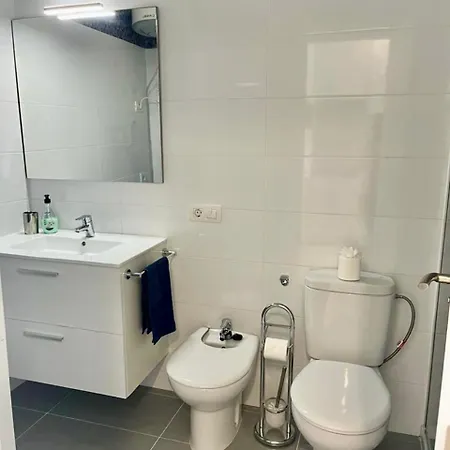 Sea View Apartment *